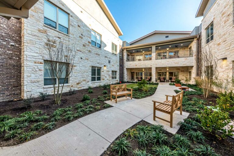 Austin Senior Living | Courtyard at Buda Oaks
